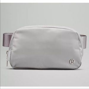 NWT Lululemon Everywhere Belt Bag Silver Drop